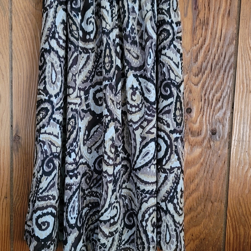 Paisley pull-on skirt. Size medium.